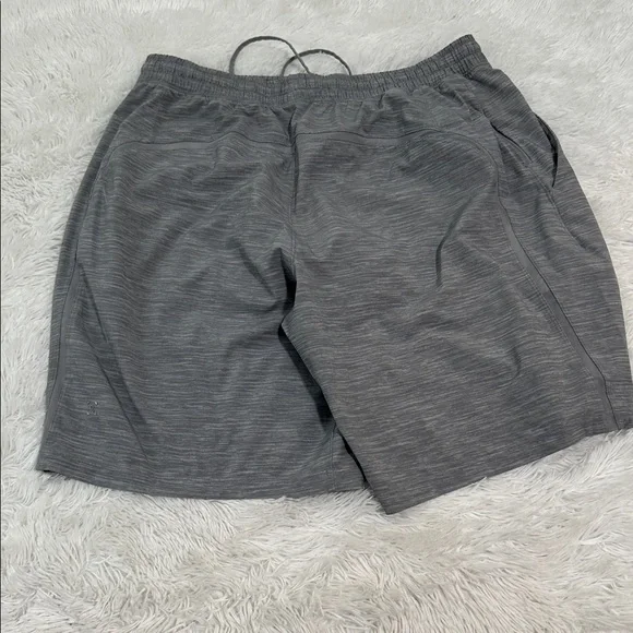 🍁 Lululemon Pace Breaker Shorts - Picture 2 of 3